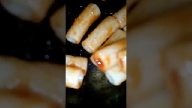 Мы пьем чай и кушоем амлет с кепчукпом😄😄 смотреть онлайн