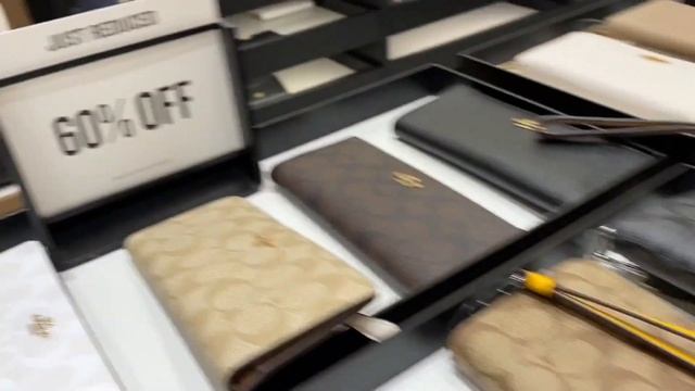 COACH OUTLET~BAG~WALLET~SHOES ~CLOTHES ~SALE UP TO 70% OFF and CLEARANCE ~ SHOP WITH ME смотреть онлайн