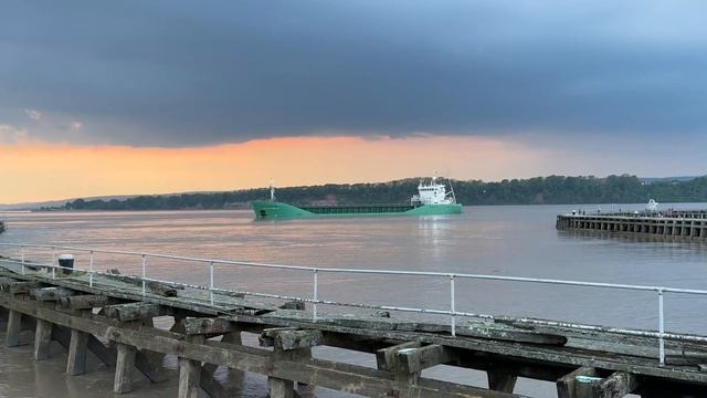 The Pelican of London and Arklow Raider arriving #Sharpness #freight #Tallship #ThePelican #freight смотреть онлайн