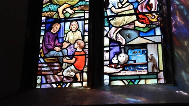 Why is Thomas the Tank Engine in this church window? смотреть онлайн