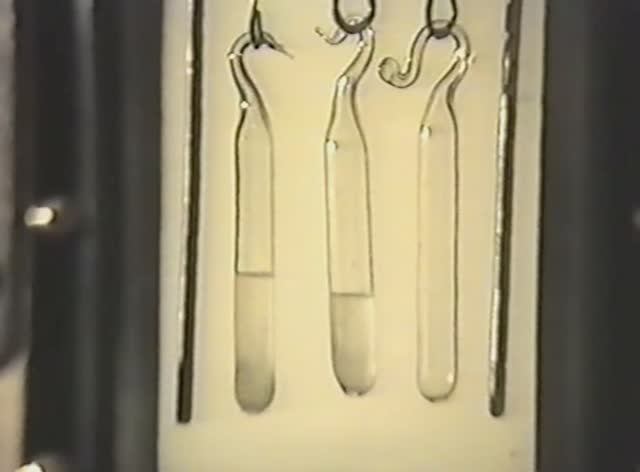 Физика. Опыты. Реальные газы и жидкости. Критическое состояние эфира смотреть онлайн