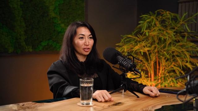 Женская хрупкость и управление большим бизнесом смотреть онлайн