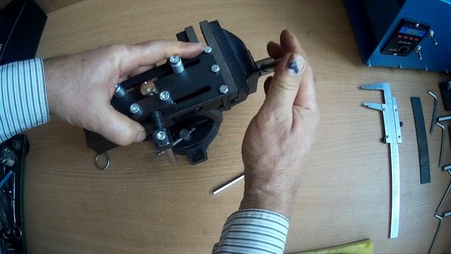 Доработанное устройство для рихтовки полотна ножниц. смотреть онлайн