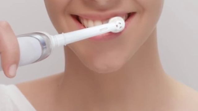 Brushing teeth with SmartGuide electric toothbrushes смотреть онлайн