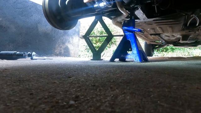 REMPLACEMENT AMORTISSEURS ARRIERE R5 AUTOMATIQUE GTL смотреть онлайн