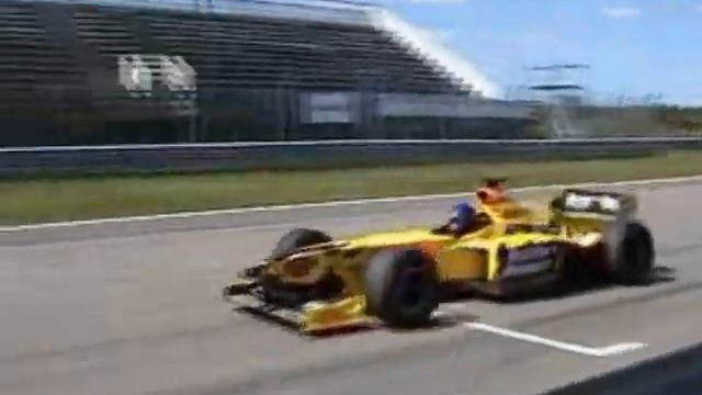 Live it - Kör en F1-bil смотреть онлайн