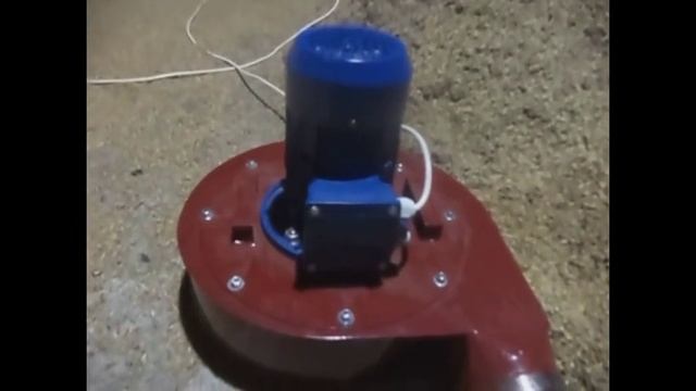 Обзор зерносклада. Полезные вещи - аэратор зерна, отпугиватель птиц. Улучшаем зернодробилку. смотреть онлайн