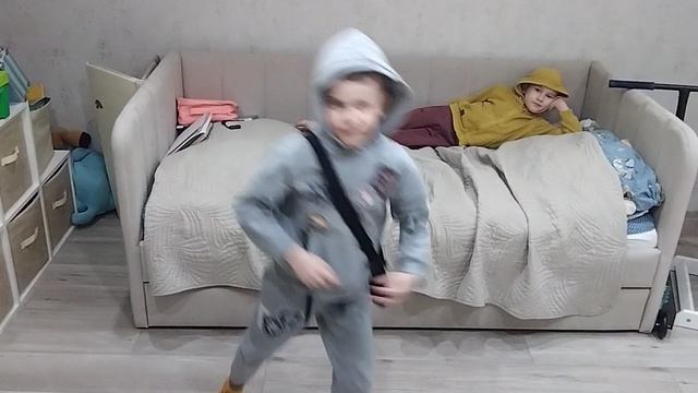 Танцы и первое видео не. по игре