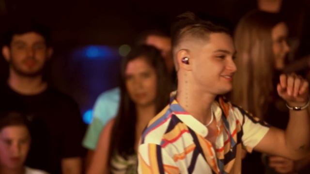 Caio e Otávio | EP. Rolê do Caio e Otávio - Julia (Ao Vivo) смотреть онлайн