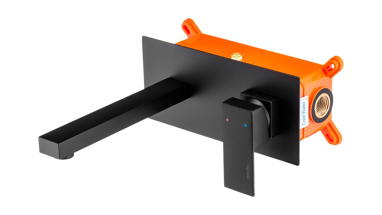 Распаковка черного встраиваемого смесителя для раковины в монтажном боксе Swedbe Platta 5501B смотреть онлайн