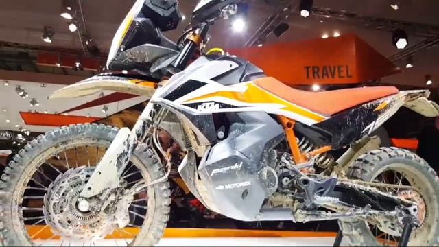 2018 KTM 790 Advdnture Concept! Live From EICMA смотреть онлайн