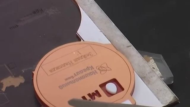 Лазерная гравировка на медялях на Харьковском Международном марафоне #shorts смотреть онлайн