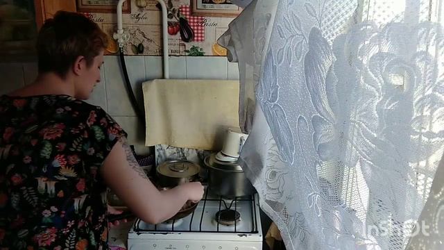 ЗАПАРИЛАСЬ НА КУХНЕ 😱 смотреть онлайн