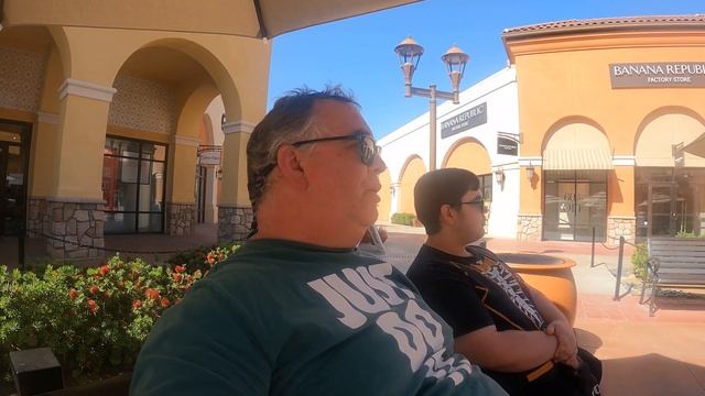 OUTLETS AT TEJON - SHOPPING IN THE SUNSHINE IN ARVIN, CALIFORNIA смотреть онлайн