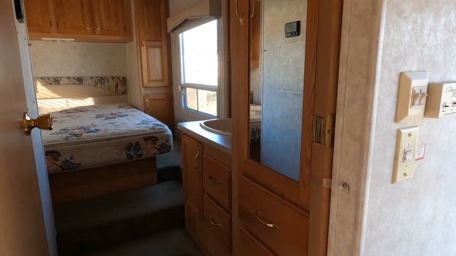 SOLD! 1999 Damon Challenger 28ML Fifth Wheel , Slide Out, Rear Kitchen, Back Row Bargain $9,995 смотреть онлайн