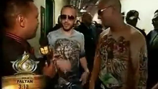 Wisin & Yandel Wearing Mission Clothing Frida & Mona Lisa T-shirt Antes Premios Lo Nuestro 2009 смотреть онлайн