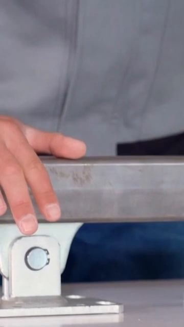 Как собрать откатные ворота своими руками? Смотри в видео #своимируками #ворота #загародныйдом смотреть онлайн