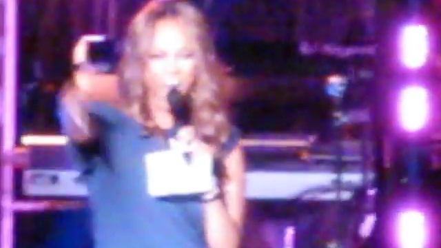 Tyra Banks introducing Billy Ray Cyrus [High Quality] смотреть онлайн