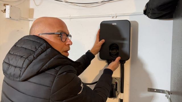 Blink Charging HQ200 Review & Installation, Great option for charging your EV смотреть онлайн