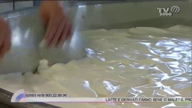Latte e derivati fanno bene o male? Quali e quanto latte e formaggio consumare? смотреть онлайн