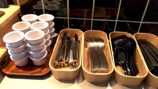 Cathay Pacific Business Class Lounge Review | London Heathrow LHR смотреть онлайн