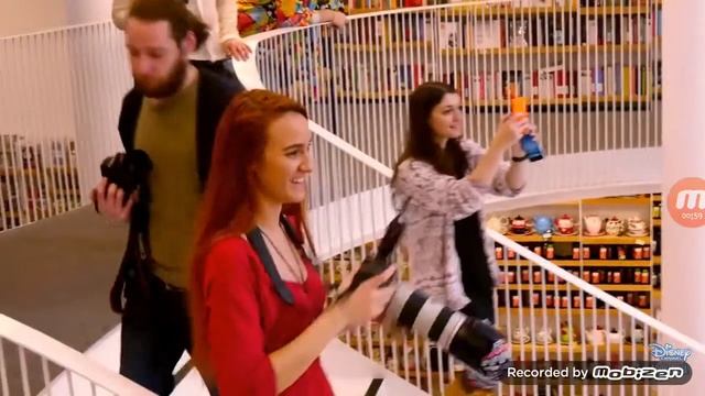 Ședința foto cu Nicole Cherry îmbrăcată în Buburuză смотреть онлайн