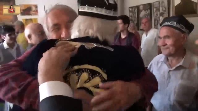 Ҳошим Гадо дар назди аҳли ҳунар кист бинед смотреть онлайн