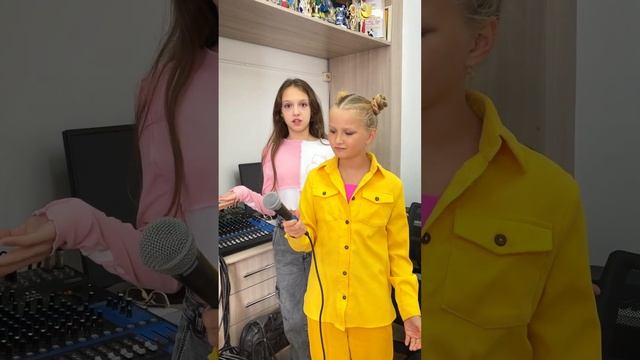 Превью Юбилейных передач ансамбля " Карусель" смотреть онлайн