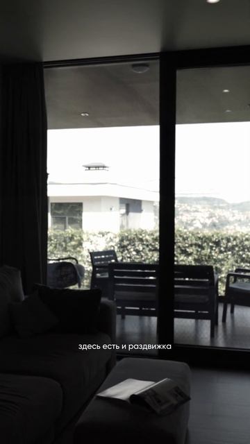 Реально ли установить в коттедже витраж размерами 2,5*2,5? Ответ в ролике #остекление #витражи #окна смотреть онлайн