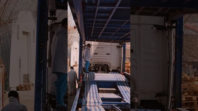 Погрузка автомобилей на АВТОВОЗ ASLogistics 14.04.2024. BMW M3 COMPETITION на погрузке в Новосибирс смотреть онлайн