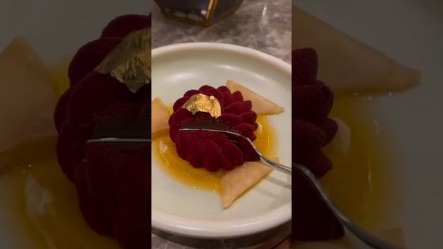 Intense choco filling coated with Raspberry😍 #youtubeshorts#shorts []Please Subscribe😊[] смотреть онлайн