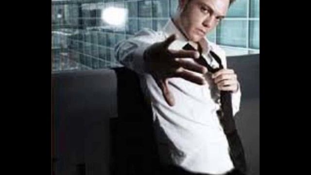 Tiziano Ferro - Eri come l'oro ora sei come loro смотреть онлайн