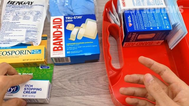 Johnson & Johnson All-Purpose Portable Compact First Aid Kit 140 Pieces Unboxing and Review смотреть онлайн