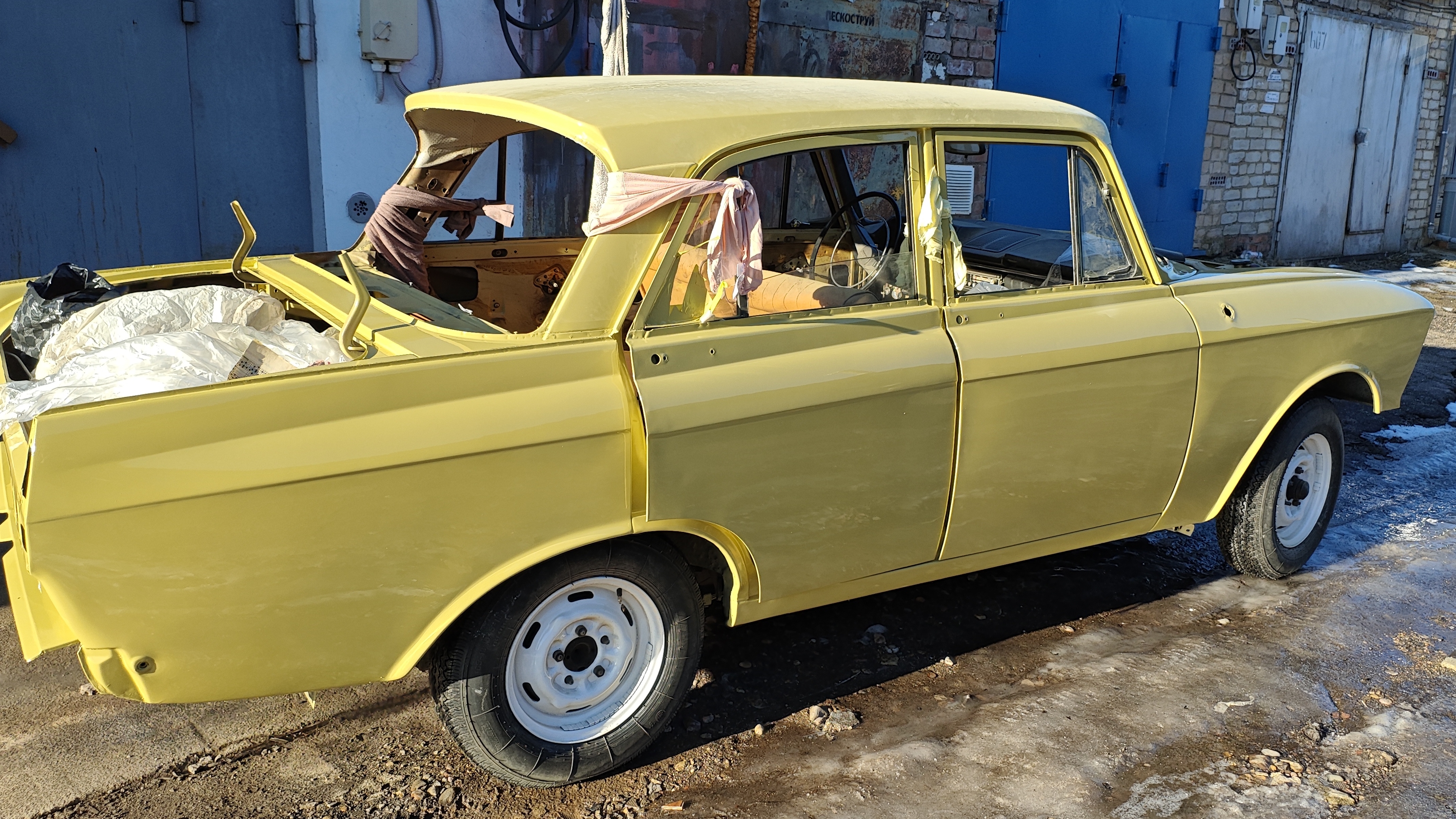 Покрасили Москвич 1979 года! смотреть онлайн