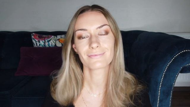 Holiday Makeup ft NEW bareMinerals Complexion Rescue Stick смотреть онлайн