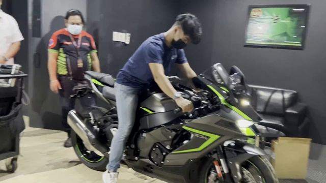 Bumili ako ng Kawasaki ZX-10R 2022 model | Kawasaki Ninja zx10r 1000cc смотреть онлайн