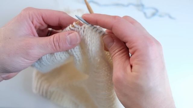 FREE PATTERN | Easy Knit Top Down Raglan Sweater | Full Tutorial смотреть онлайн