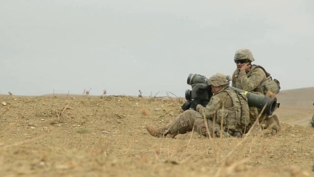 US Army Soldiers Unleash Heavy Weapons At The Anti-Tank Range: AT4, FGM-148 Javelin, Mk 19 & M320 смотреть онлайн