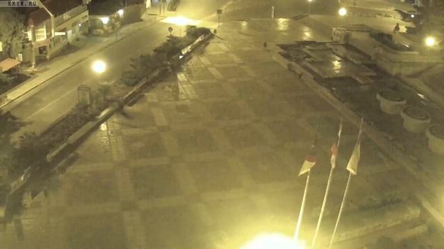 Вебкамера "Площадь Советская". Запись 28.06.2017 02:00:03 смотреть онлайн