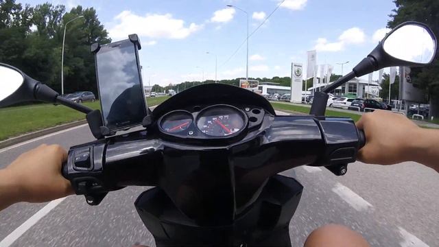 Aprilia SR 125 Motard + GoPro Session 4