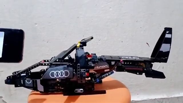 lets moc with #2crazy4lego24×7 by seeing how it works #lego42160 audi etron. смотреть онлайн
