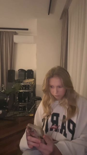 Кто придумает сюда лучший по+ (сл)на того подпишусь!! подписывайтесь на мою #Милана #зимасармиками смотреть онлайн