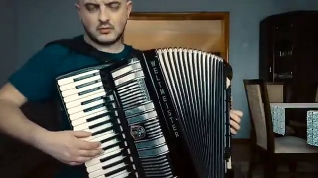 Jesteśmy jagódki, czarne jagódki. 🫐🫐 Bum tarara bum. 😎 Akordeon Weltmeister S4 cassotto. смотреть онлайн