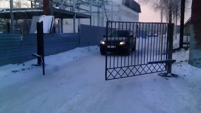 Распашной привод АЛЮТЕХ в работе в мороз смотреть онлайн