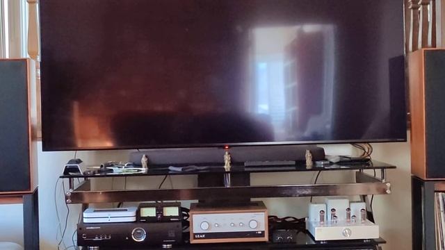 Glow Audio Two Tube Amp, Telefunken 12AX7 with Mullard EL84. Wharfedale Linton speakers. смотреть онлайн