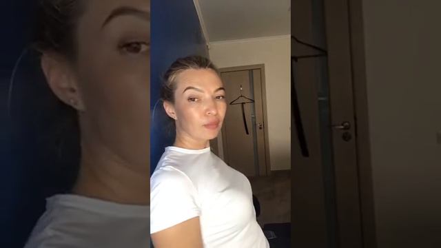 Самомассаж спины теннисным мячом_Self-massage of the back with the ball смотреть онлайн