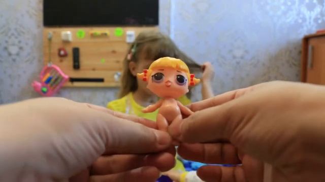 Леди KATY. Катя распаковывает куколку ЛОЛ. Katya unpacks the doll LOL. смотреть онлайн