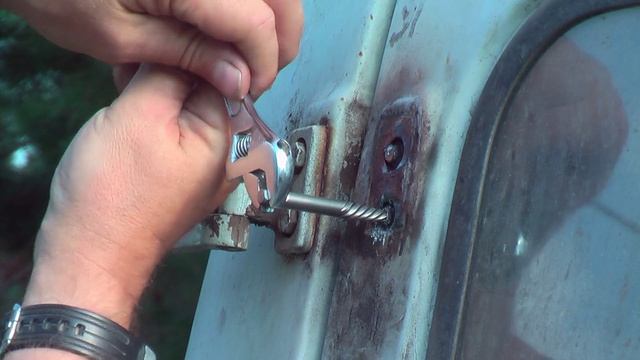 Сломался болт при откручивании. Что дальше? УАЗ Буханка