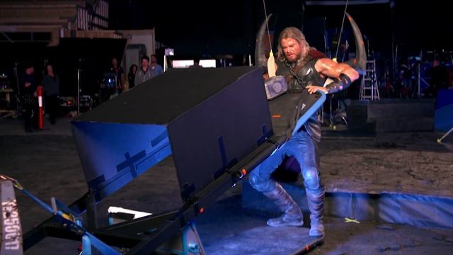 Thor: Ragnarok Behind the Scenes - Recreating the Character (2018) | Movieclips Extras смотреть онлайн