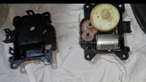 Ремонт #ремонт привода мотора # шагового двигателя отопителя тойота #rav4 #toyota